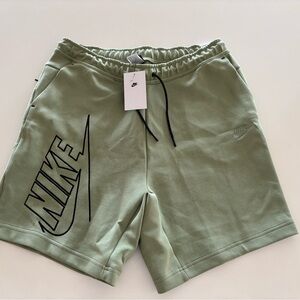 Nike Tech Fleece Light Green Shorts Style No. DZ4472-386 Size XL